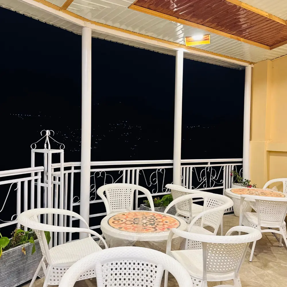 Mountain Escape Dining